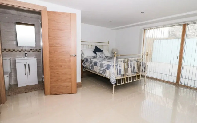 Beach House Apartment