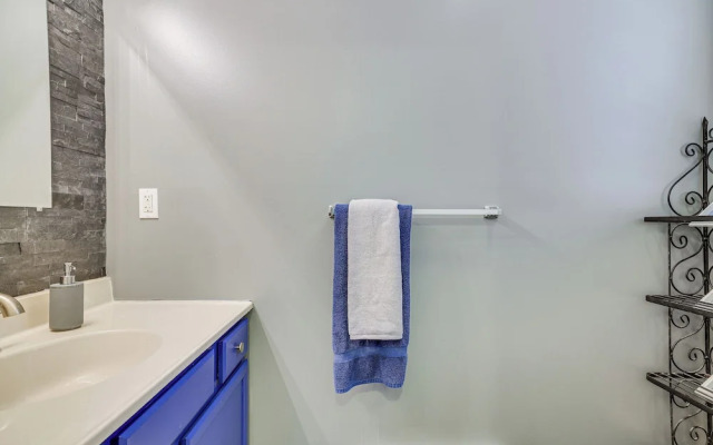 Family-friendly Tobyhanna Home w/ Community Pool