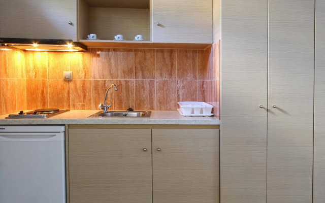 Ilioxenia Studio & Apartments