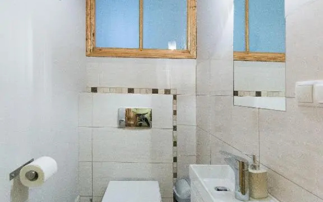 5 Bedroom Family Apartment