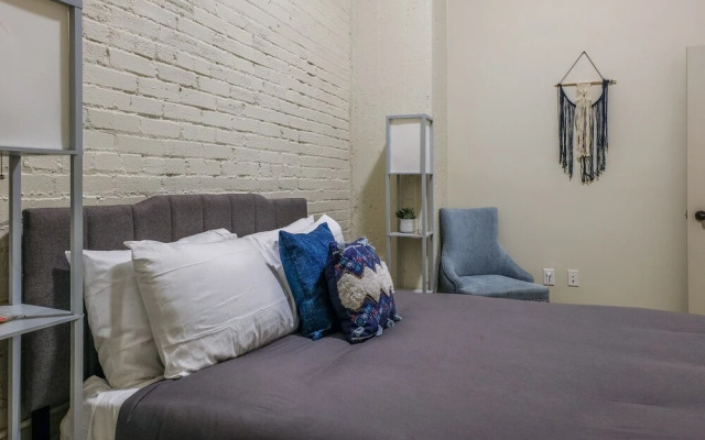 FRONTDESK 917 Locust St Apts Downtown St Louis