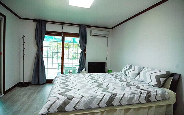 Pocheon Pine Hill Pension