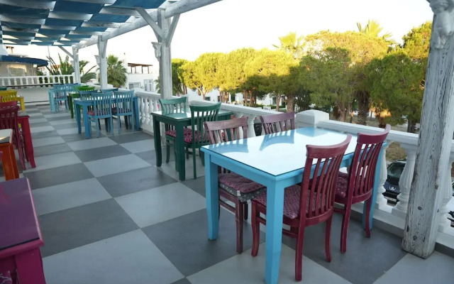 Bahama Art Hotel