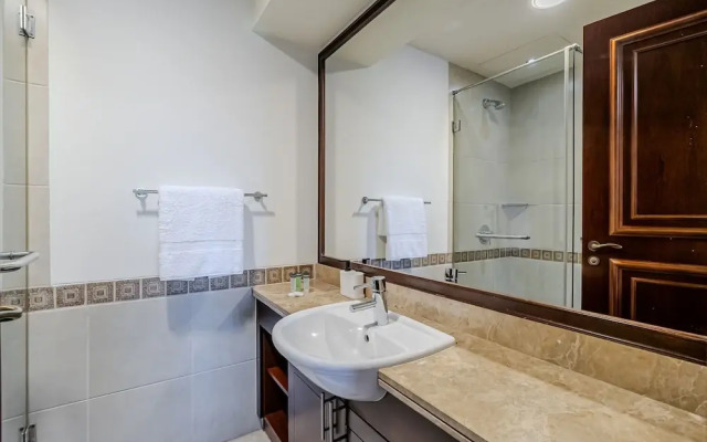 Fairmont South Residence 412