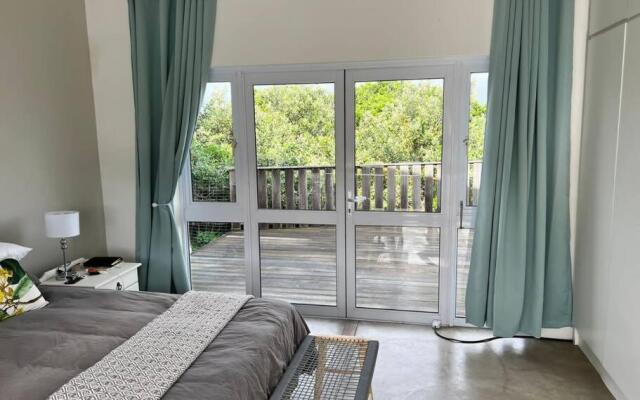 Amani Guesthouse. Cheerful home-away-from-home.