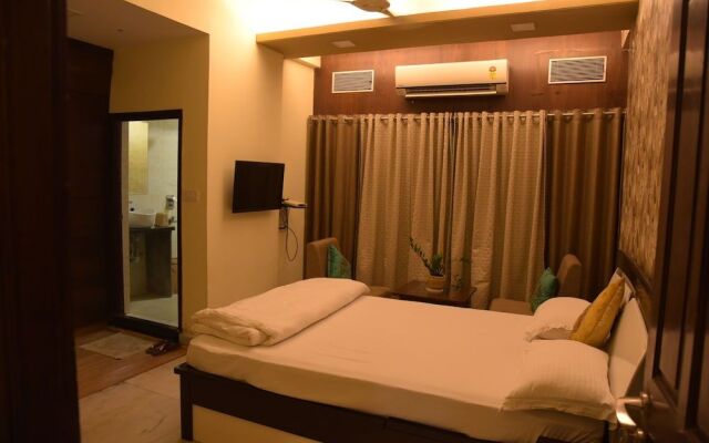 Hotel Amit Palace