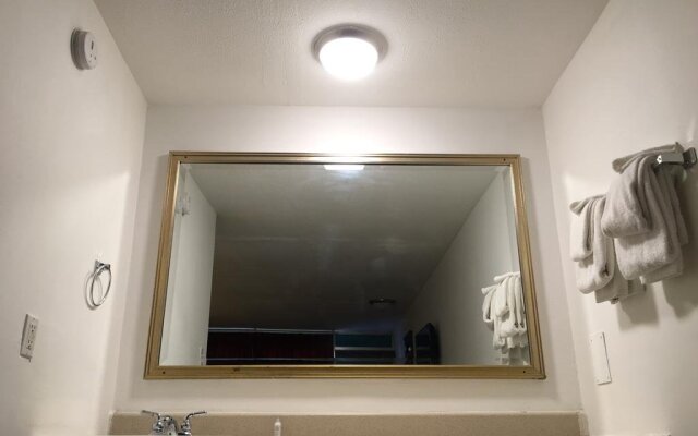 Marion Gray Plaza Motel