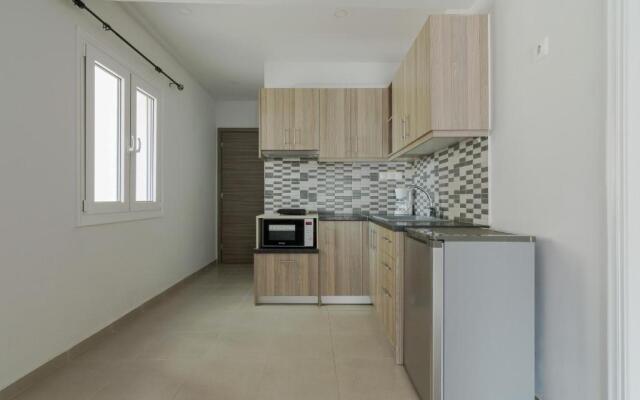 Comfy apartment for 6 people in Heraklion