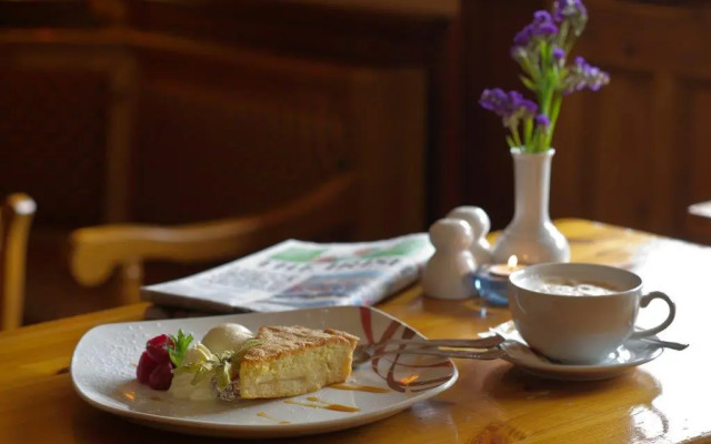 Hylands Burren Hotel