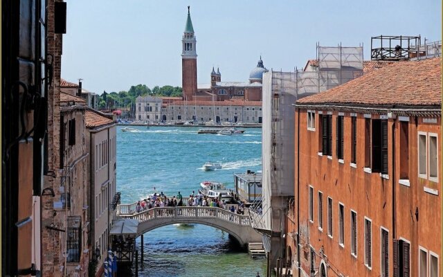 Greci View