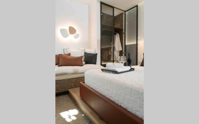 Unique Suite Property 2GUESTS shared pool