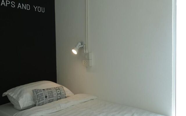 Two Gals And The Pig Boutique Hostel