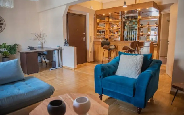 Urban Oasis Stylish Apt in Piraeus Centr
