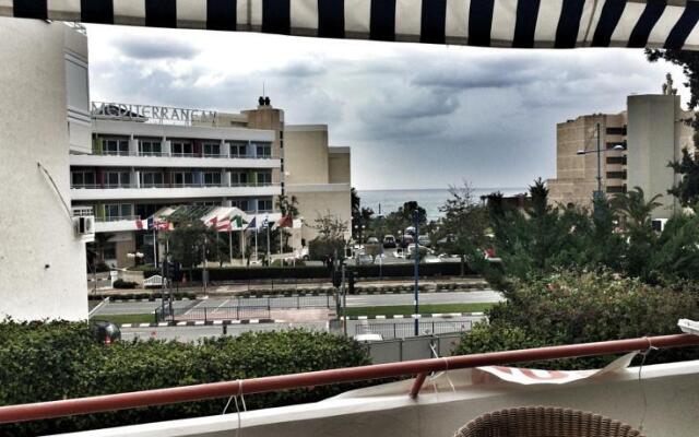 Amathusia Beach Apartment La 23