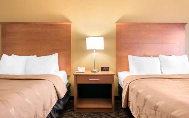 Clarion Hotel & Suites University - Shippensburg