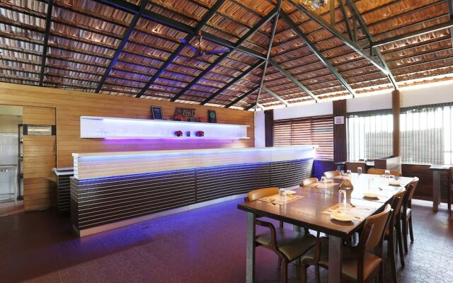 OYO 13566 Sujatha Residency