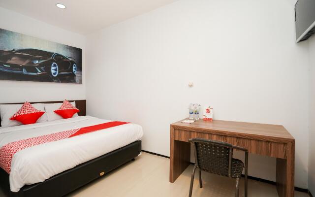 OYO 1541 Padang Pasir C-12 Residence