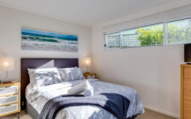 Seascape Cottage at Hyams 4pm Check Out Sundays — hotel in Hyams Beach