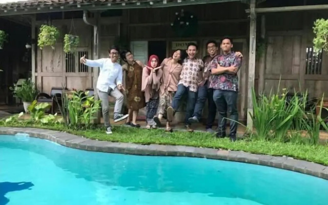 Omah Lila by The Grand Java