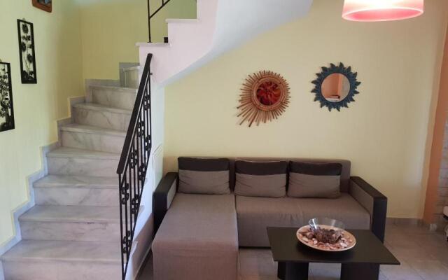 Stellas House Polychrono