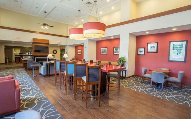 Hampton Inn & Suites Tilton