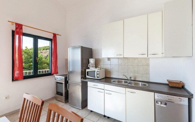 Amazing Home in Stanici With Wifi and 4 Bedrooms