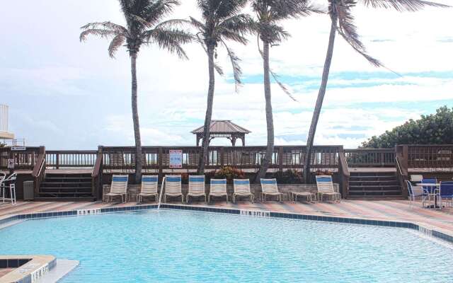 Radisson Suite Hotel Oceanfront