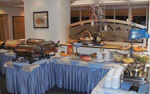 Sonneck Hotel -  Restaurant