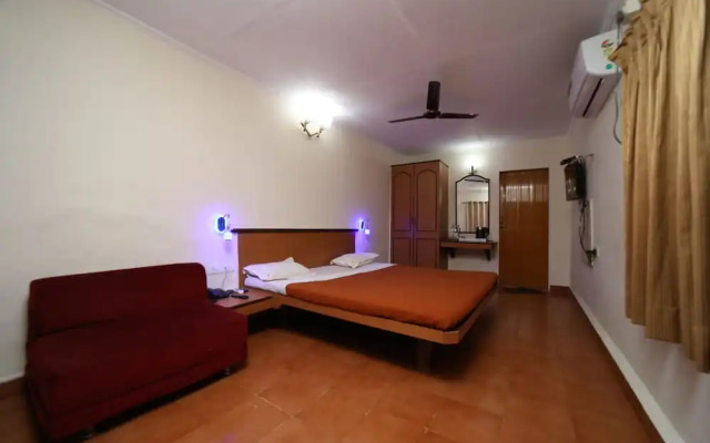Gujarat Bhavan Hotel