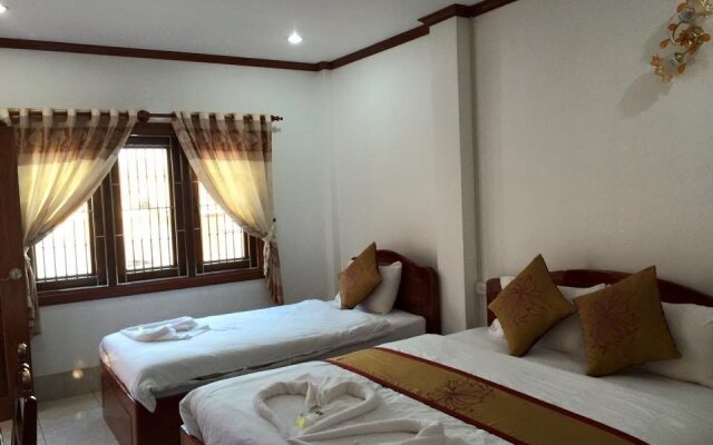 Leung Kham Hotel