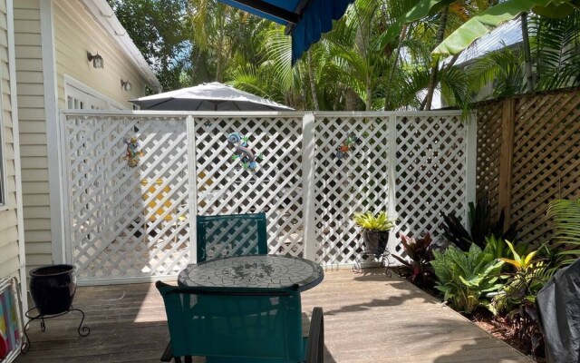 Tranquility by Avantstay Close to Duval St w/ BBQ & Shared Pool