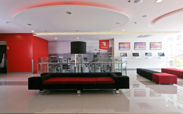 Red Planet Makati Amorsolo