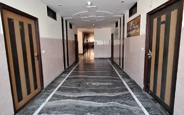 nancy paradise hotel