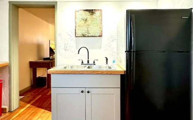 Amazing Historic 1800s Carriage House