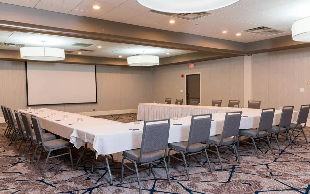 Sonesta Hotel Grand Rapids Airport