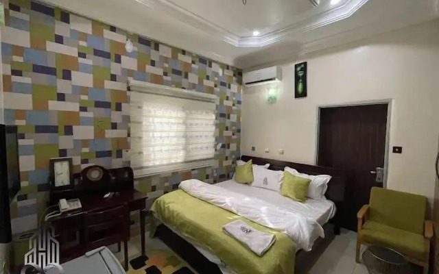 House 8 Apartment