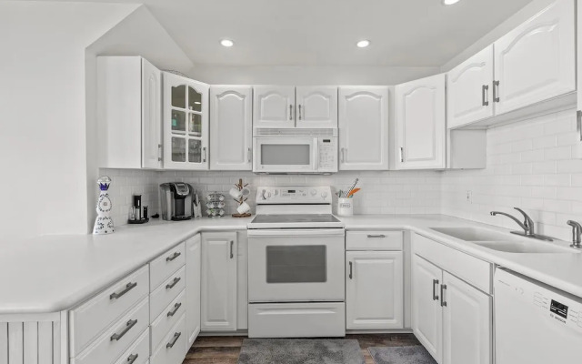 Sea Winds Condominiums C