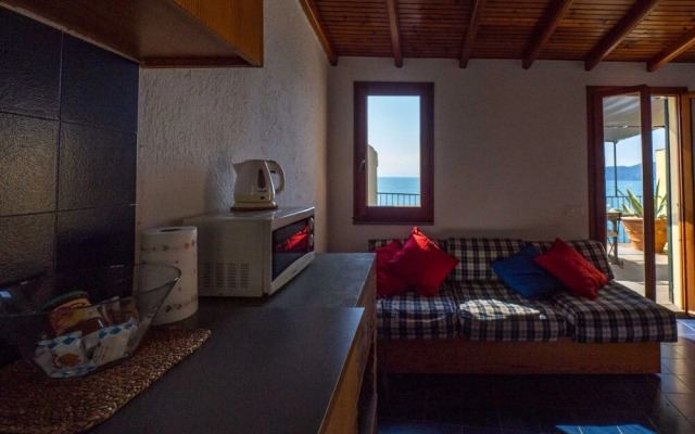 La Lampara Sea View Terrace Apartment With AC