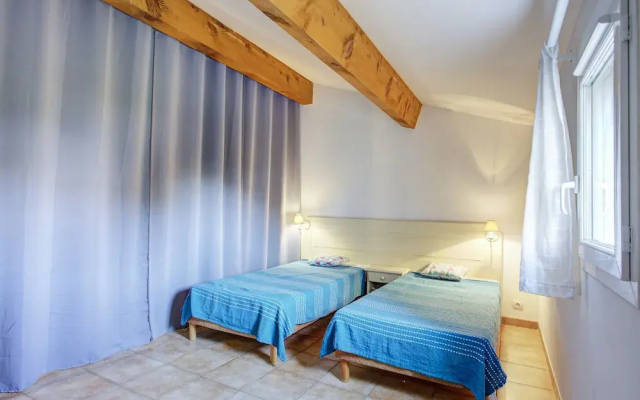 Quiet 6-guest Apartment in Homps