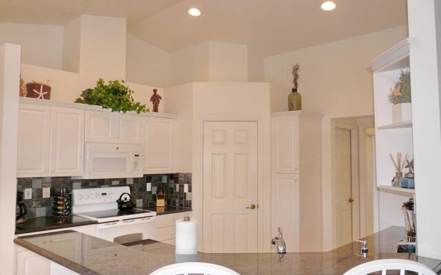 Inviting, Quiet Home in With Pool and Steps to Beach