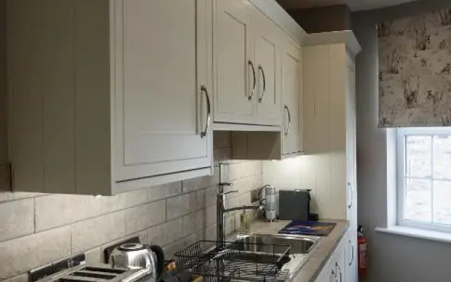 Franklins Apartments