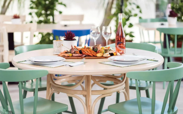 Nayino Resort Mamaia Nord