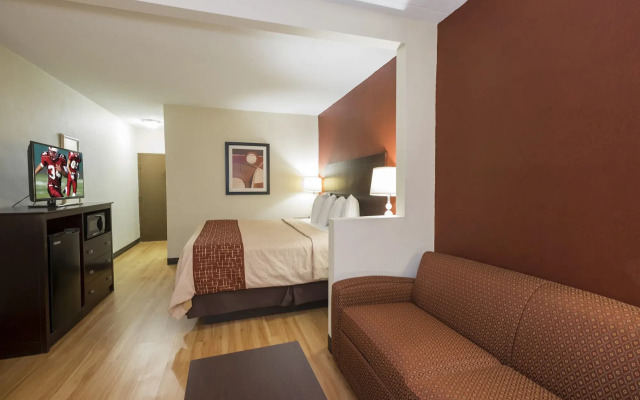 Red Roof Inn & Suites Cincinnati North - Mason