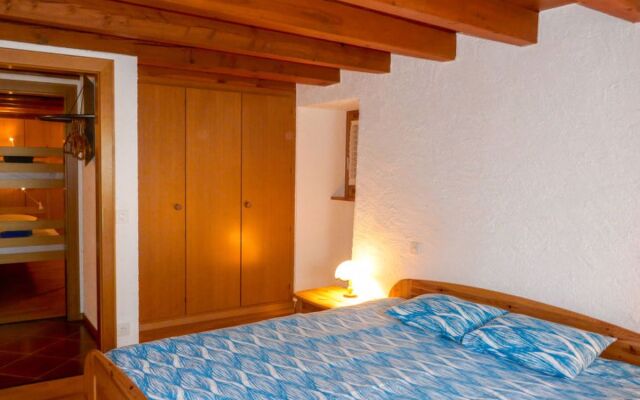 House Mona Leontica