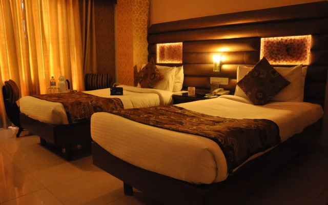 OYO Premium Gwalior City Centre