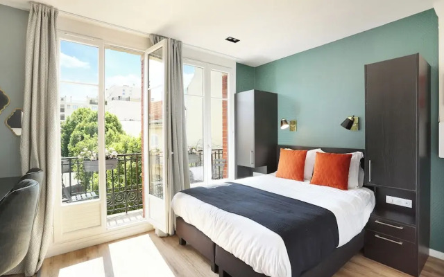 YAYS Paris Zola by Numa