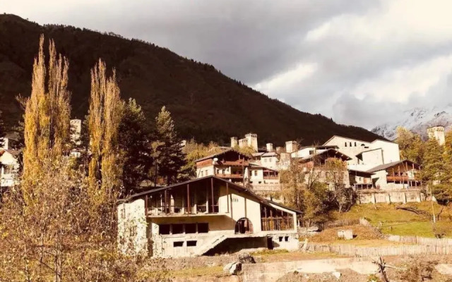 Mushkudiani Manor