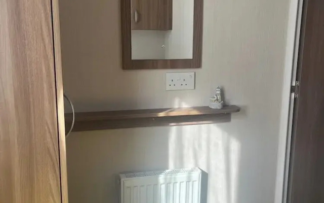 Seaside Escape - Cayton Bay Cabin