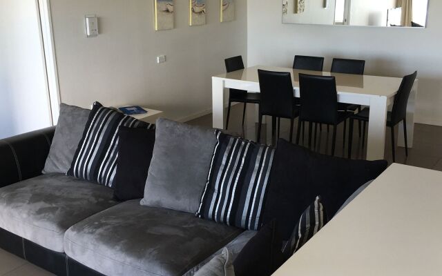 Pacific Plaza Apartments