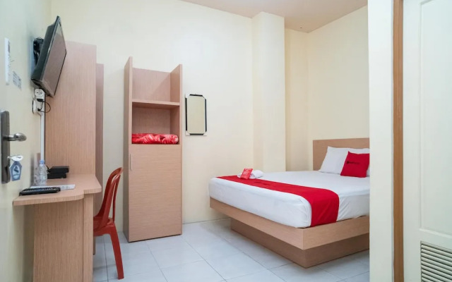 RedDoorz Syariah near Taman Siring 2